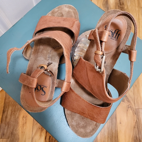 Softt brand open toe sandal, Size 8.5M, in Caramel - Picture 7 of 9
